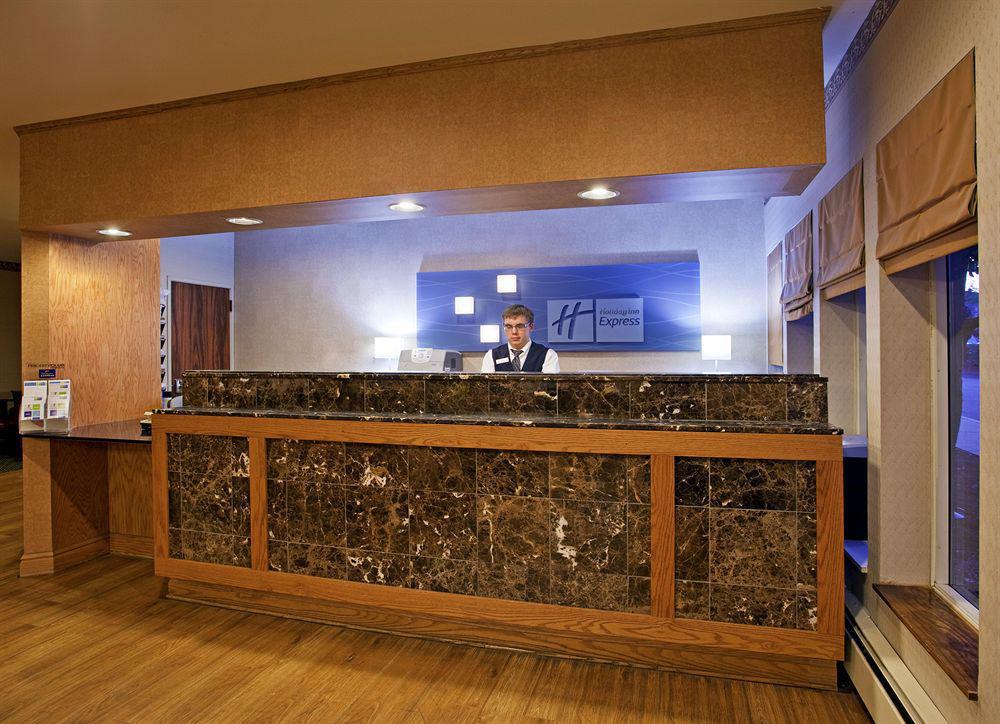Holiday Inn Express Hotel & Suites Pittsburgh Airport By Ihg Robinson Township Интериор снимка