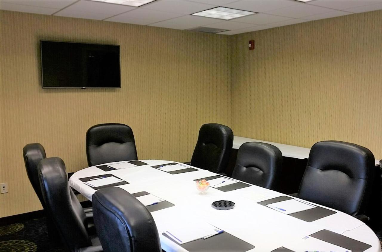 Holiday Inn Express Hotel & Suites Pittsburgh Airport By Ihg Robinson Township Екстериор снимка
