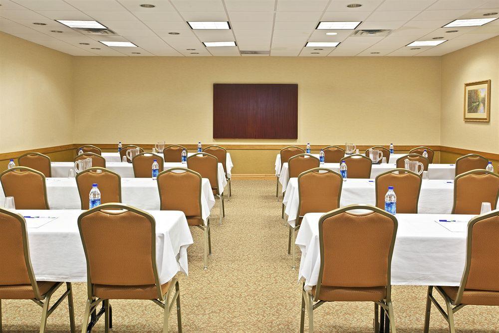 Holiday Inn Express Hotel & Suites Pittsburgh Airport By Ihg Robinson Township Съоръжения снимка