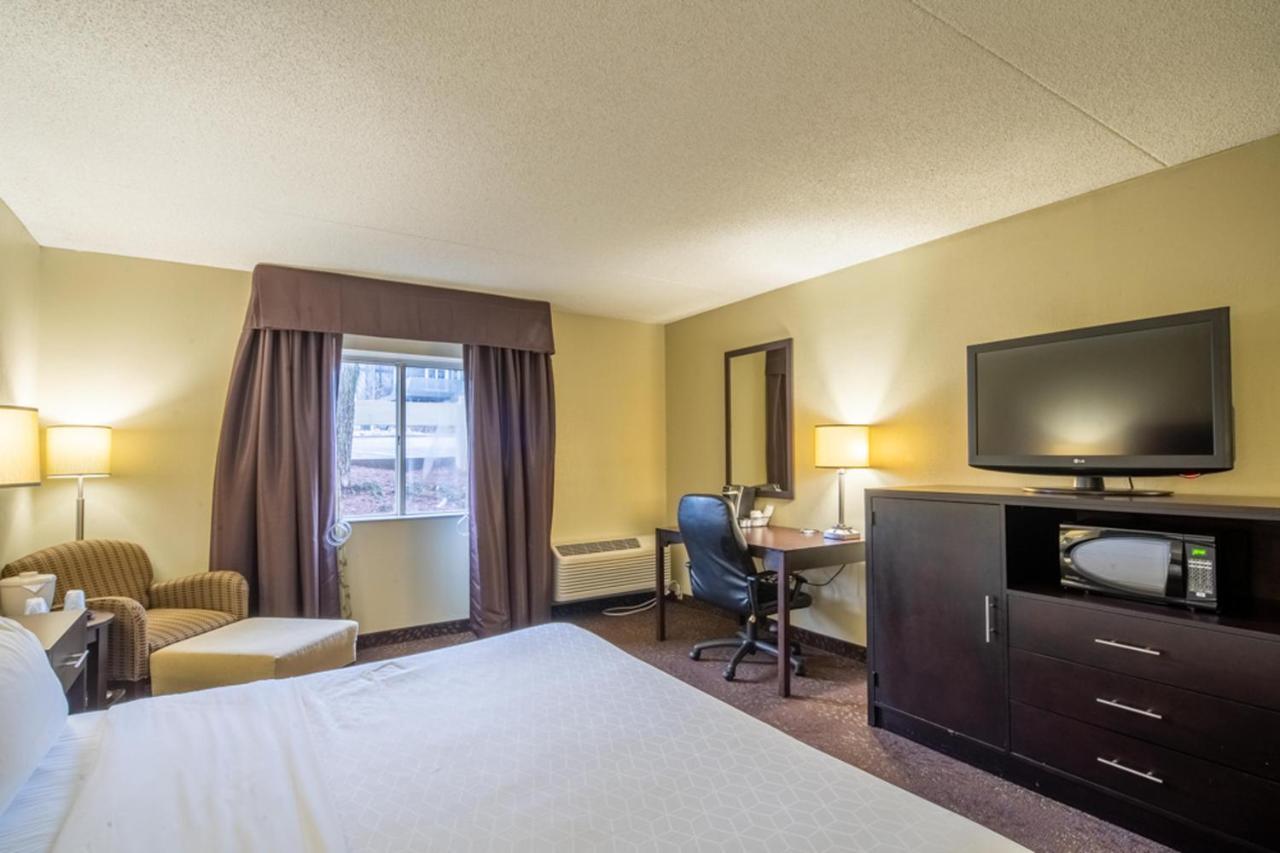 Holiday Inn Express Hotel & Suites Pittsburgh Airport By Ihg Robinson Township Екстериор снимка