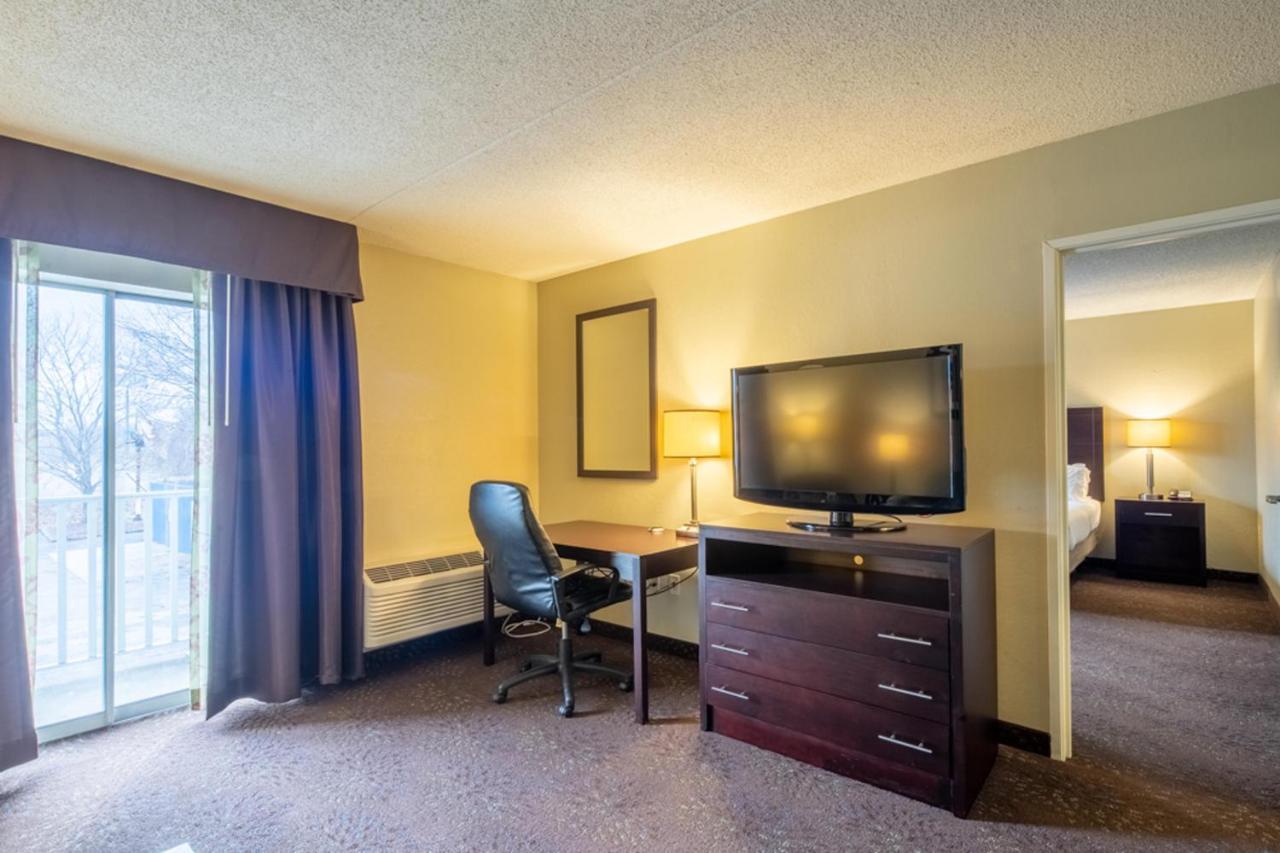 Holiday Inn Express Hotel & Suites Pittsburgh Airport By Ihg Robinson Township Екстериор снимка