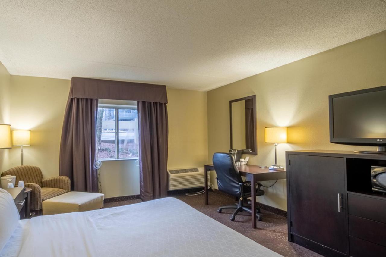 Holiday Inn Express Hotel & Suites Pittsburgh Airport By Ihg Robinson Township Екстериор снимка