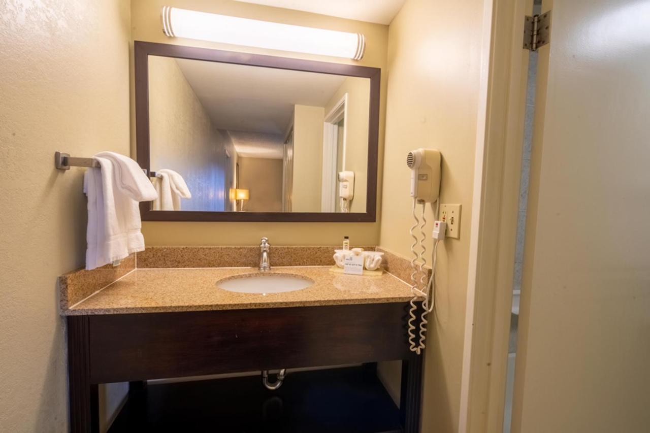 Holiday Inn Express Hotel & Suites Pittsburgh Airport By Ihg Robinson Township Екстериор снимка