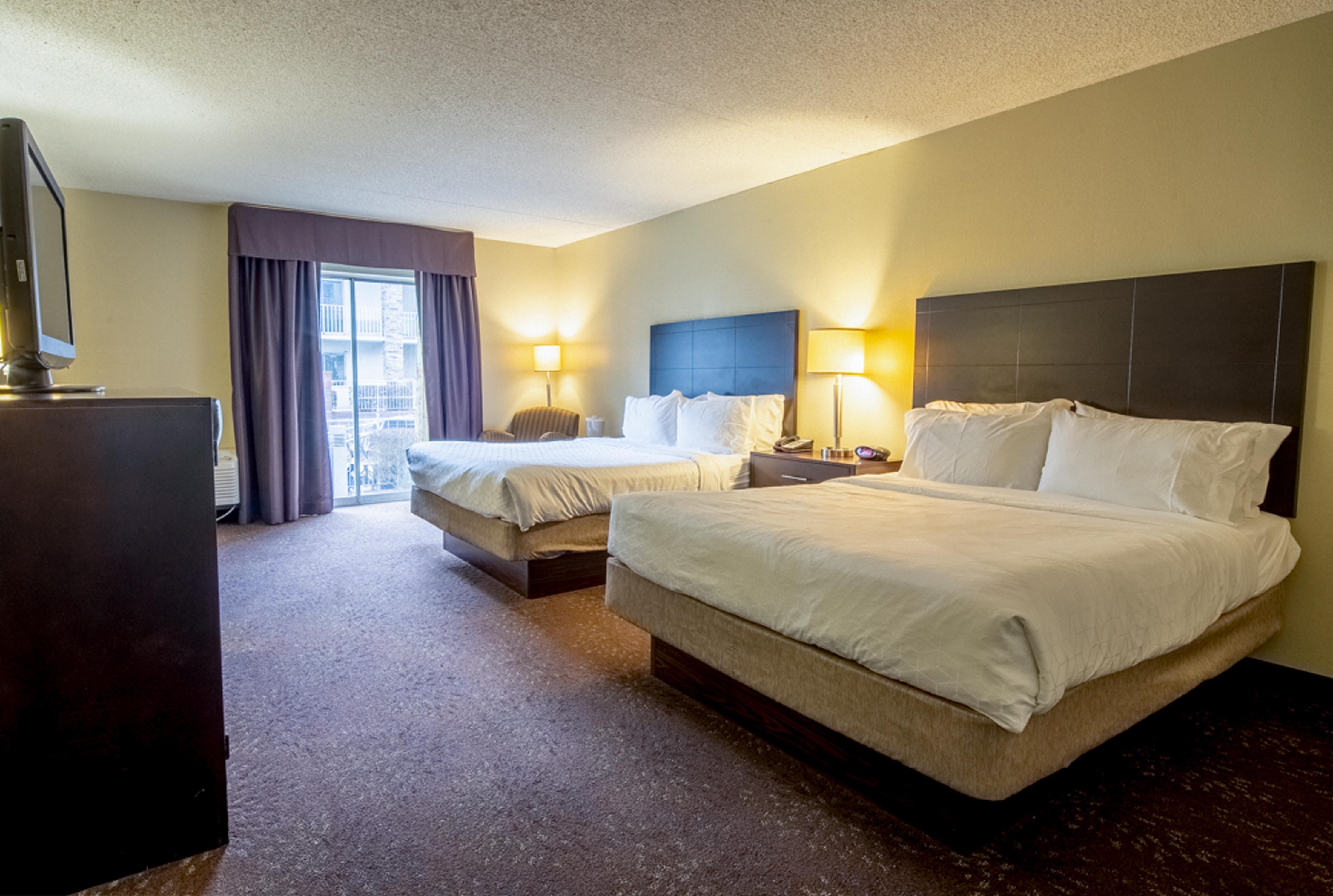 Holiday Inn Express Hotel & Suites Pittsburgh Airport By Ihg Robinson Township Екстериор снимка