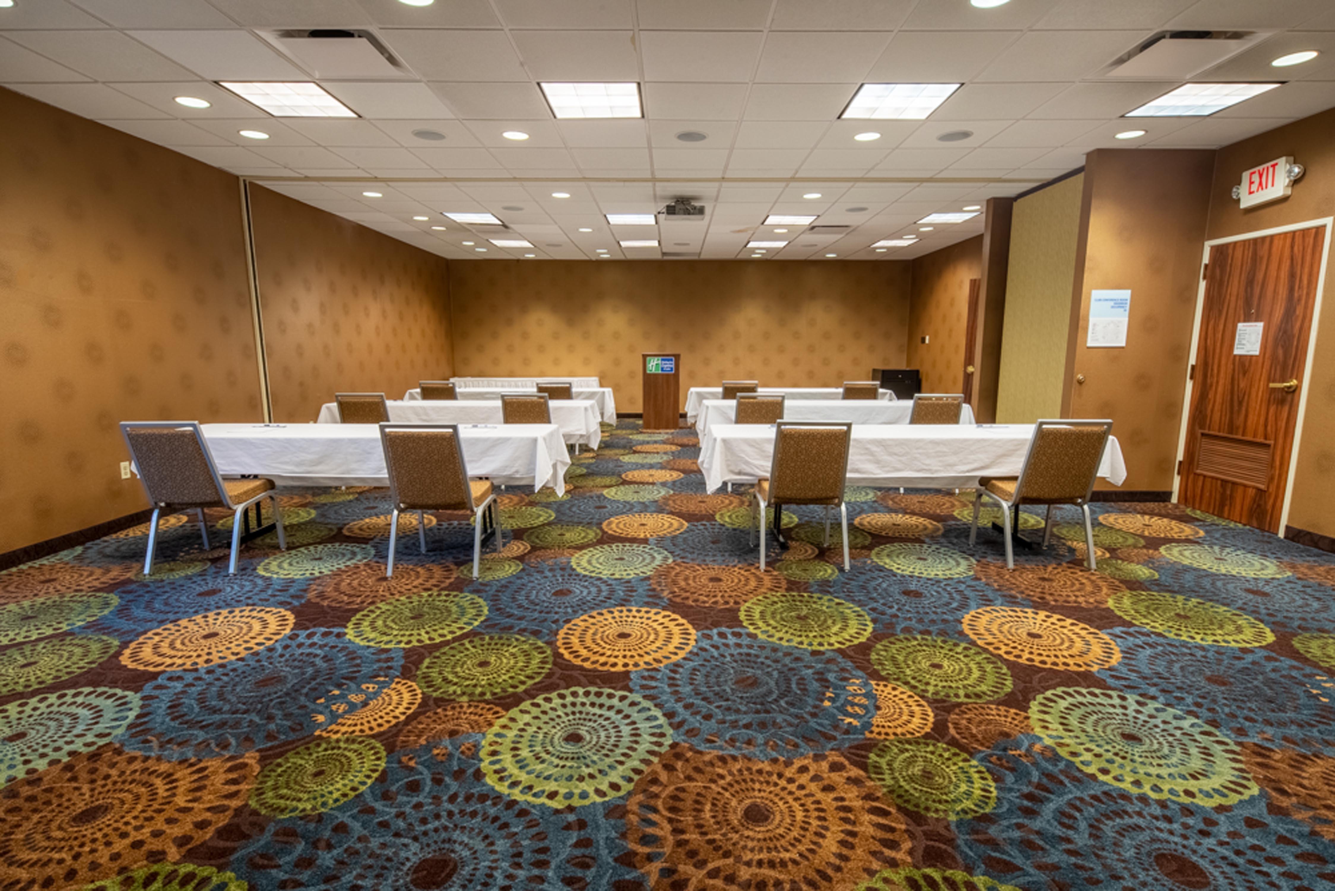 Holiday Inn Express Hotel & Suites Pittsburgh Airport By Ihg Robinson Township Екстериор снимка