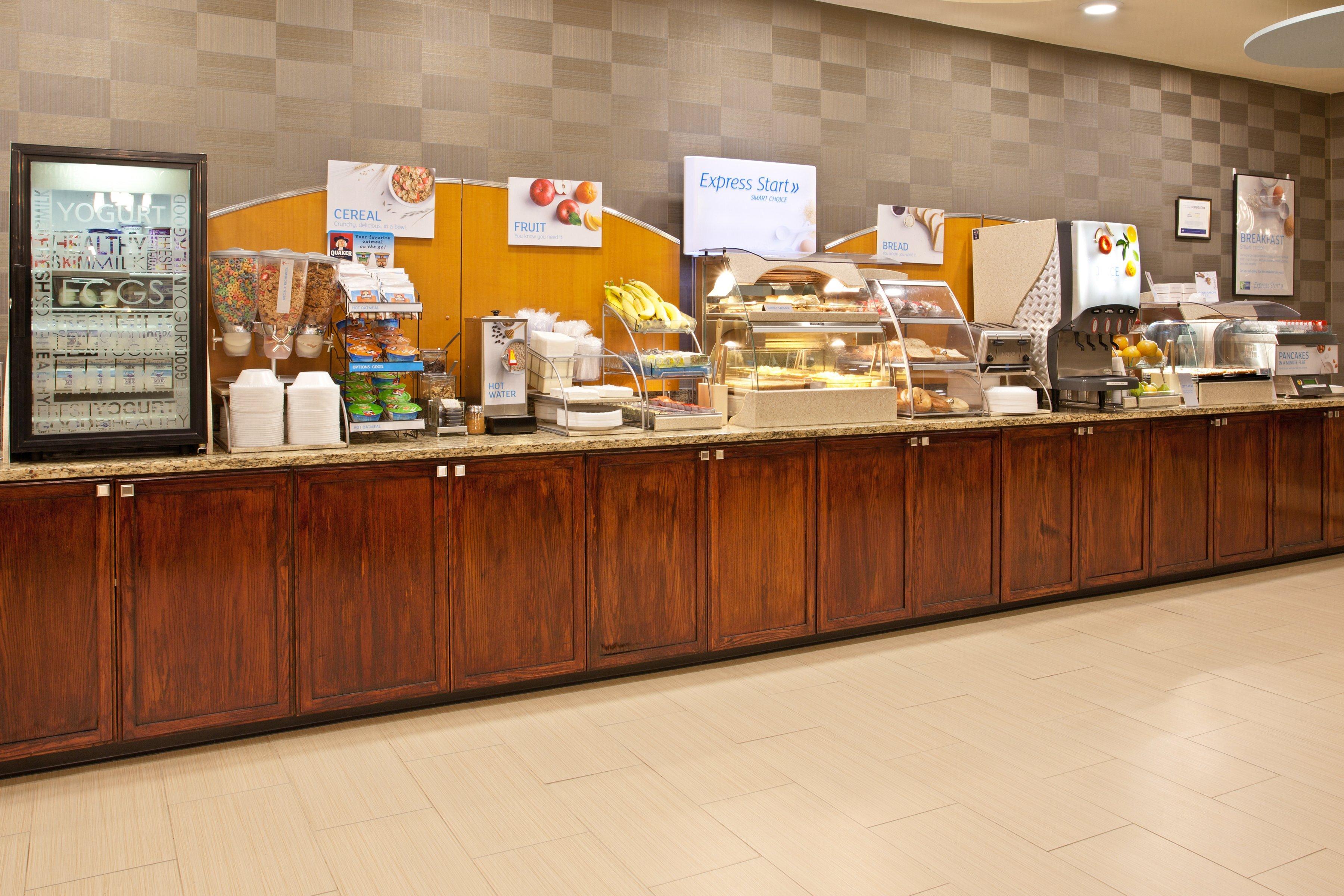 Holiday Inn Express Hotel & Suites Pittsburgh Airport By Ihg Robinson Township Екстериор снимка