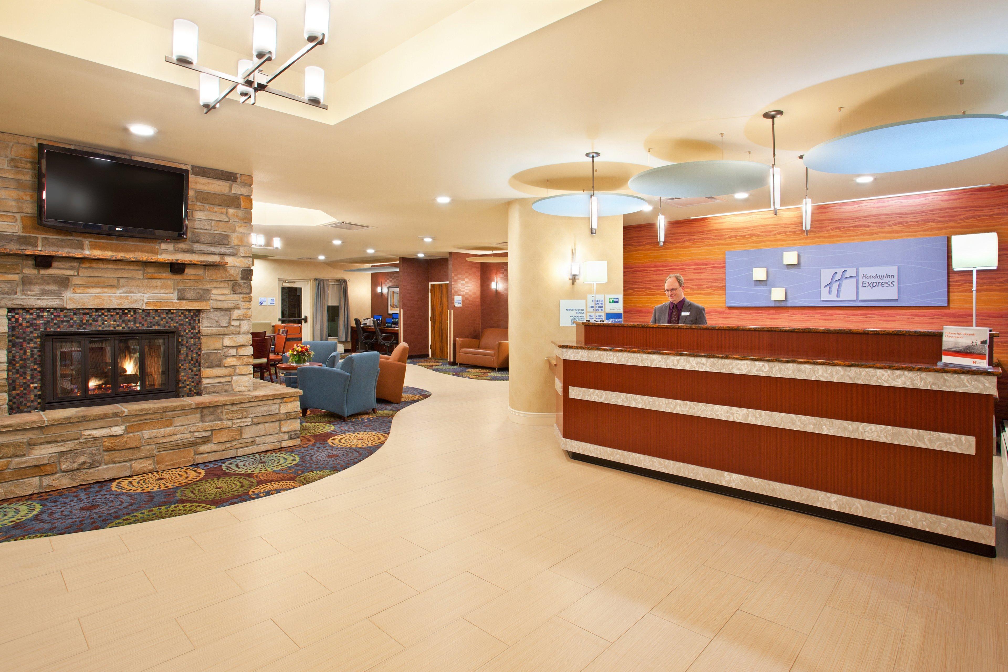 Holiday Inn Express Hotel & Suites Pittsburgh Airport By Ihg Robinson Township Екстериор снимка